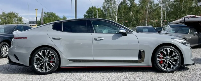 Kia Stinger GT-2 3.3L Twin Turbo V6 AWD Image 4