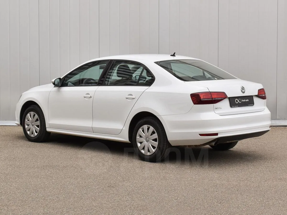 Volkswagen Jetta Image 1