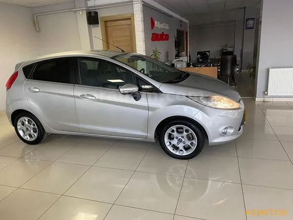 Ford Fiesta 1.4 Titanium Image 1